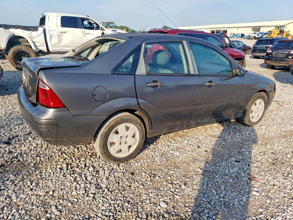 Photo 3 from auction – 2007 FORD FOCUS with VIN 1FAFP34N87W261628