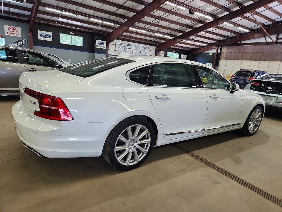 Photo 3 from auction – 2018 VOLVO S90 with VIN LVY992ML3JP004865