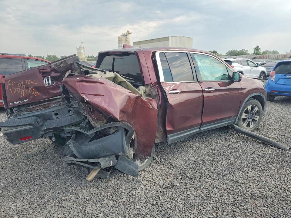 Photo 3 from auction – 2017 HONDA RIDGELINE with VIN 5FPYK3F76HB036430
