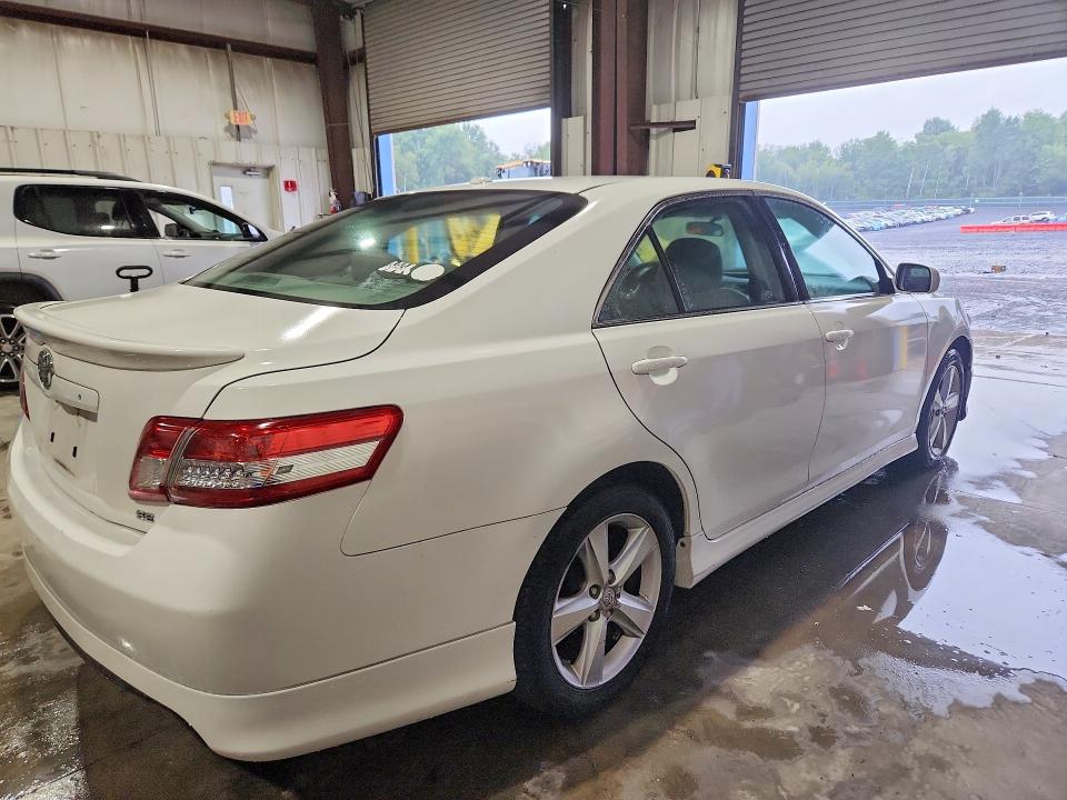 Photo 3 from auction – 2011 TOYOTA CAMRY with VIN 4T1BF3EK3BU664027