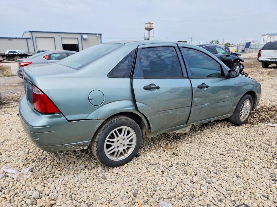 Photo 3 from auction – 2005 FORD FOCUS with VIN 1FAFP34N35W214665