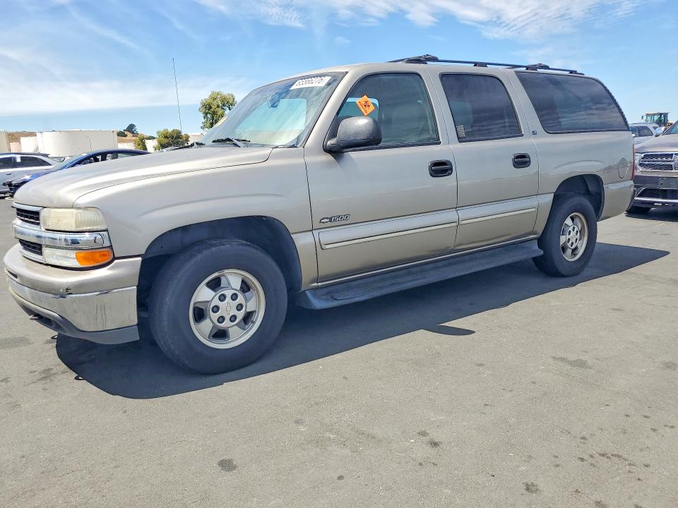CHEVROLET SUBURBAN 2000 with VIN 3GNFK16T9YG139828 - Photo from auction
