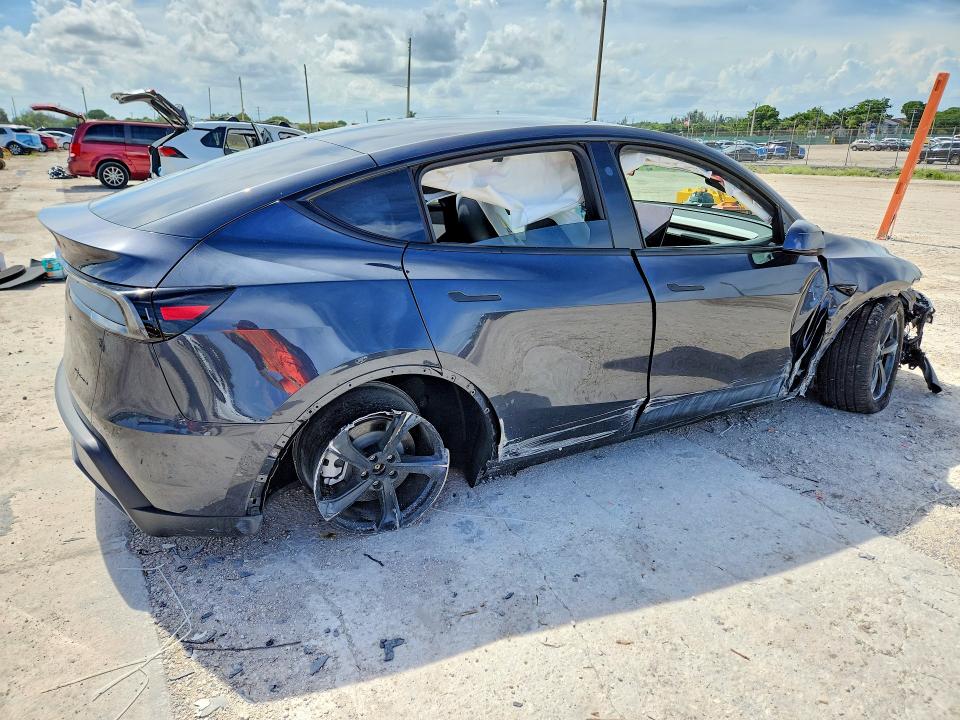 Photo 3 from auction – 2026 TESLA MODEL Y with VIN 7SAYGDEEXTA693837