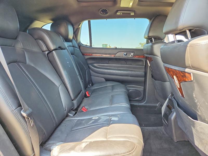 Photo 11 from auction – 2018 LINCOLN MKT with VIN 2LMHJ5NK0JBL01942