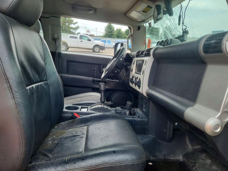 Photo 7 from auction – 2013 TOYOTA FJ CRUISER with VIN JTEBU4BF2DK157900