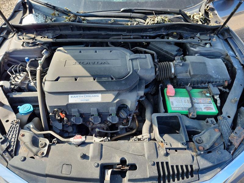 Photo 11 from auction – 2016 HONDA ACCORD with VIN 1HGCR3F03GA017652