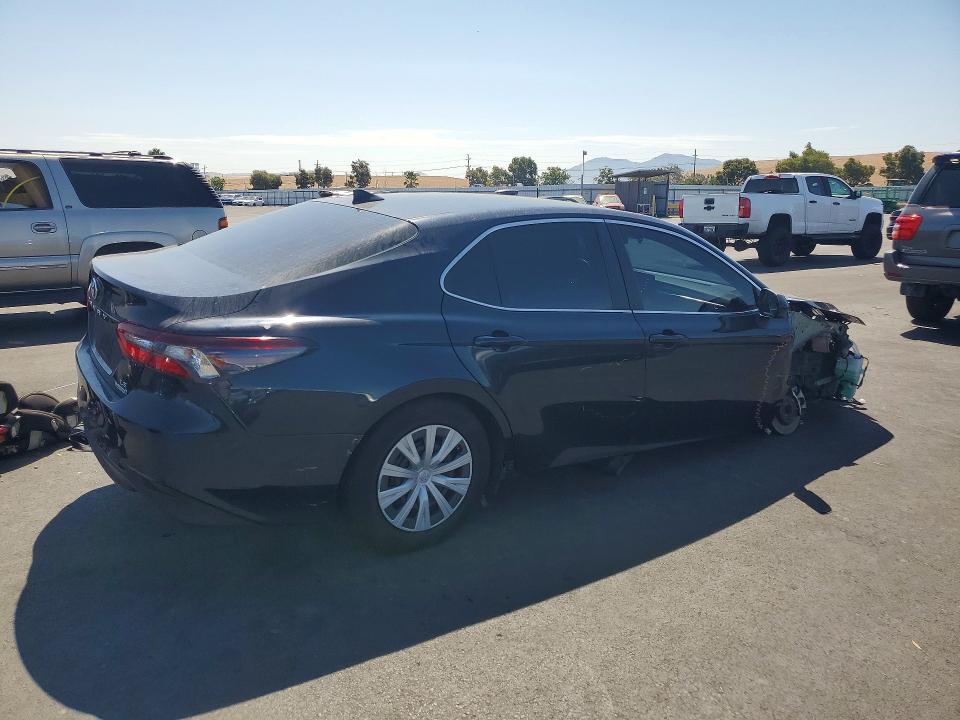 Photo 3 from auction – 2021 TOYOTA CAMRY with VIN 4T1C31AK7MU023246