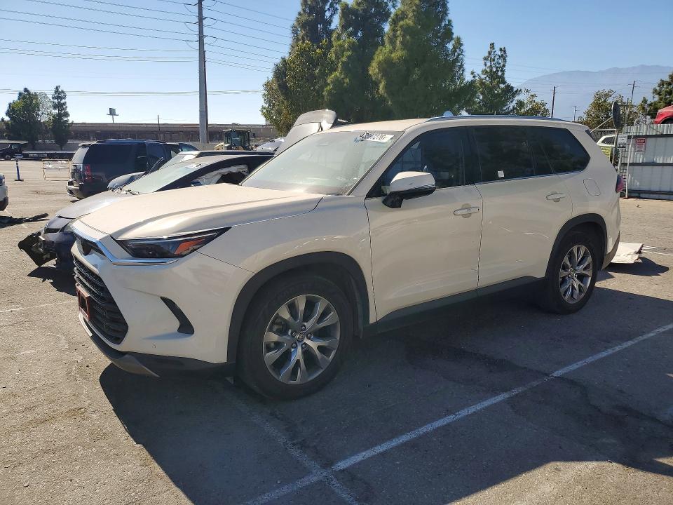 Photo 1 from auction – 2024 TOYOTA GRAND HIGHLANDER with VIN 5TDAAAA56RS011337