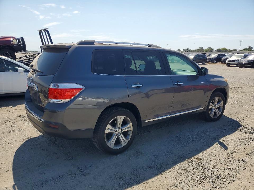 Photo 3 from auction – 2011 TOYOTA HIGHLANDER with VIN 5TDDK3EH2BS078291