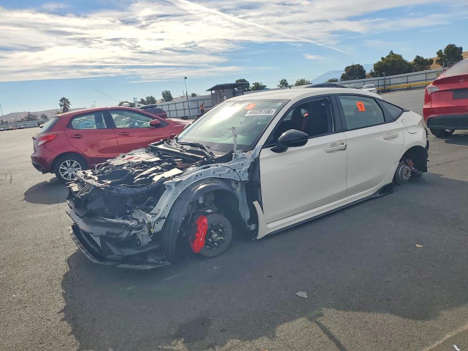 HONDA CIVIC 2024 with VIN JHMFL5G44RX004367 - Photo from auction