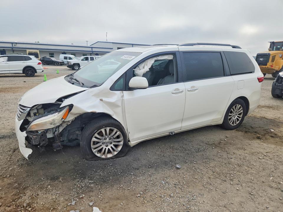 TOYOTA SIENNA 2016 with VIN 5TDYK3DC7GS702780 - Photo from auction
