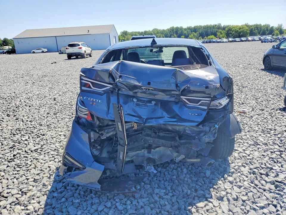 Photo 6 from auction – 2021 KIA FORTE with VIN 3KPF34AD5ME410364