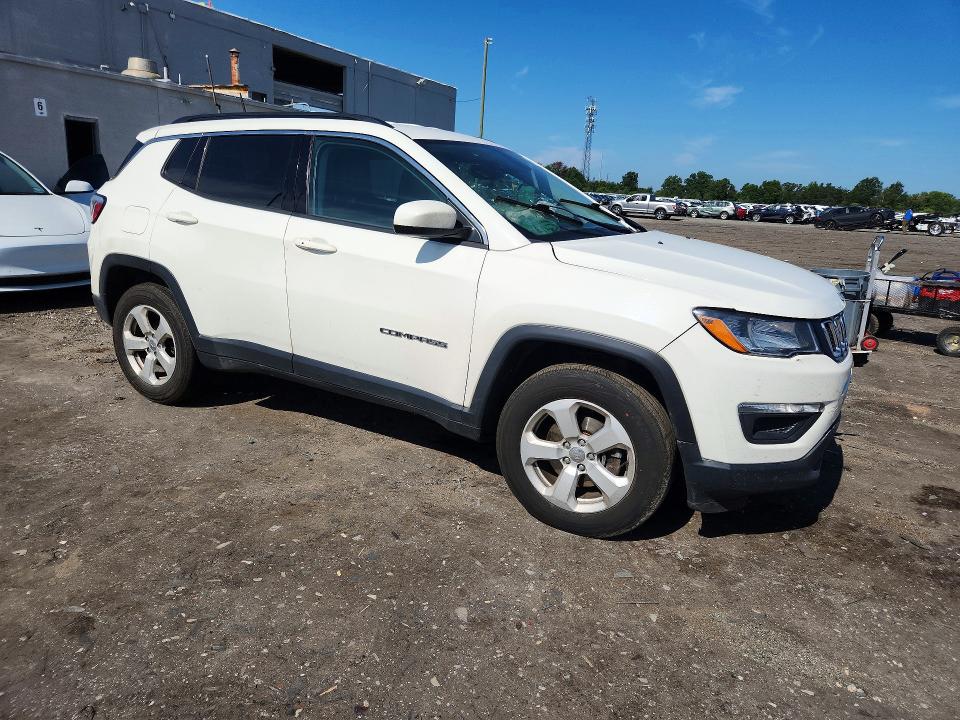 Снимка 4 от търг – 2018 JEEP COMPASS с VIN 3C4NJDBB0JT401996