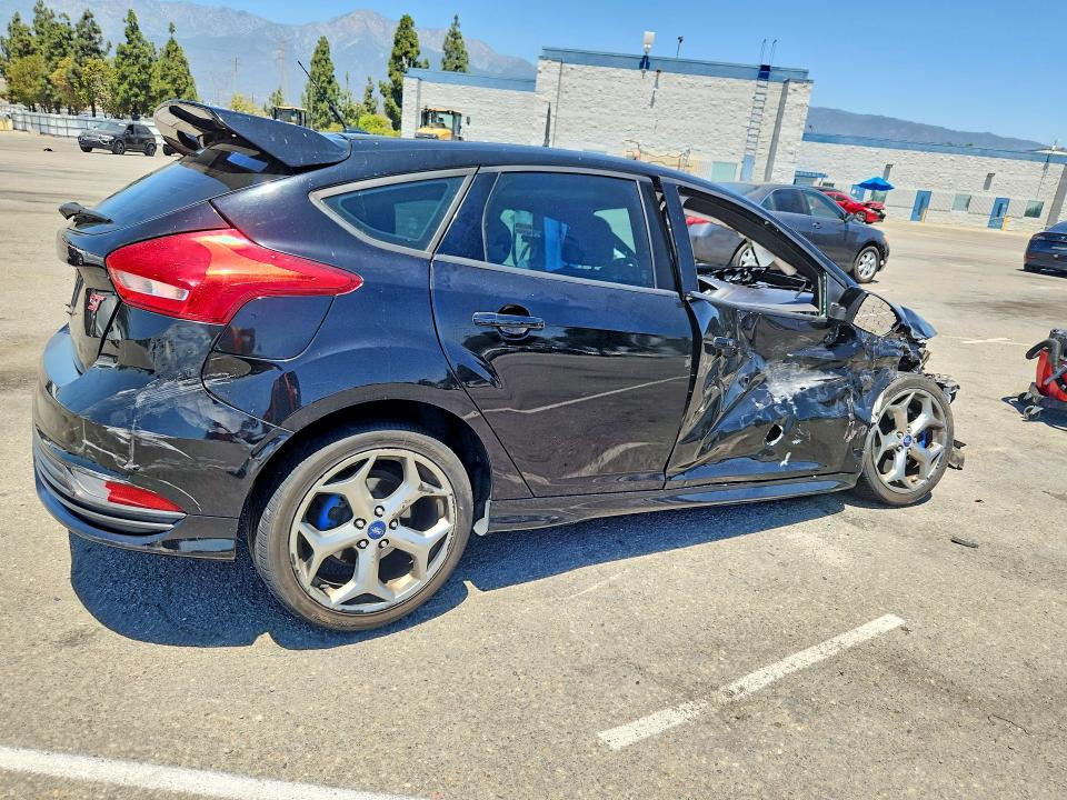 Photo 3 from auction – 2018 FORD FOCUS with VIN 1FADP3L93JL224068