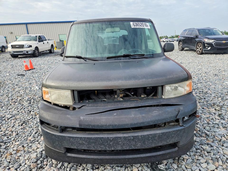 Photo 5 from auction – 2005 SCION XB with VIN JTLKT324450180077