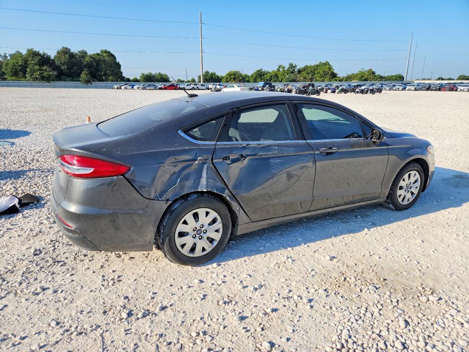 Photo 3 from auction – 2019 FORD FUSION with VIN 3FA6P0G70KR163426
