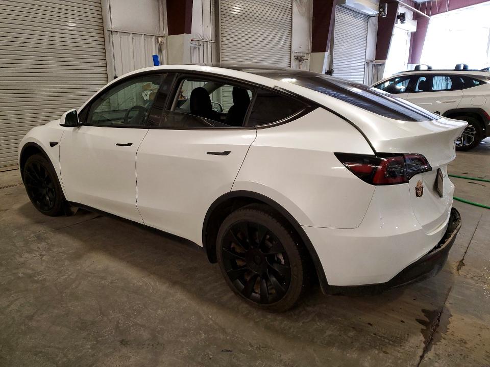 Photo 2 from auction – 2024 TESLA MODEL Y with VIN 7SAYGDEE2RA240059
