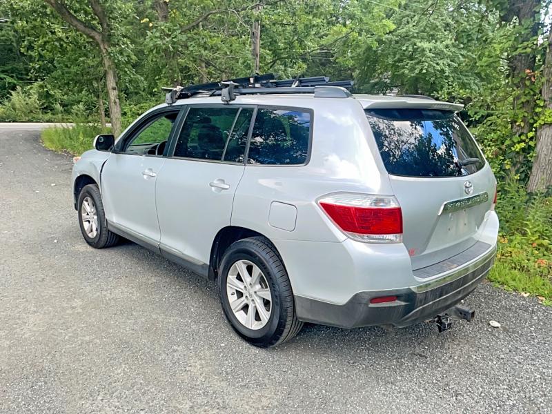 Foto 3 de la subasta – 2013 TOYOTA HIGHLANDER con VIN 5TDBK3EH3DS187224