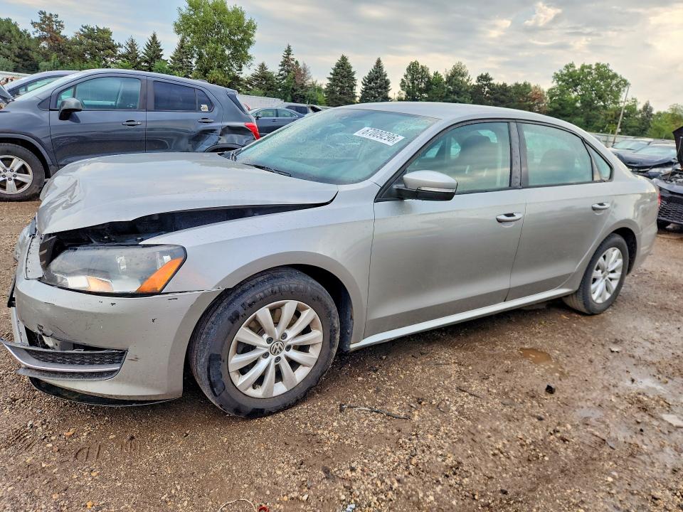 VOLKSWAGEN PASSAT 2013 with VIN 1VWAH7A38DC086335 - Photo from auction