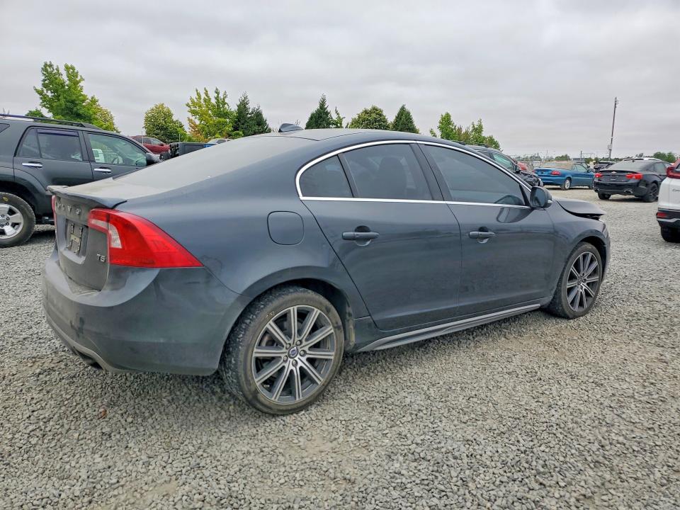 Photo 3 from auction – 2014 VOLVO S60 with VIN YV1612FS4E2286453