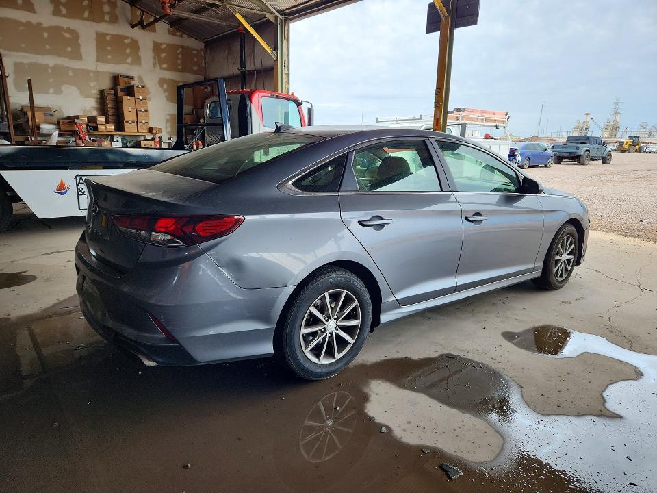 Photo 3 from auction – 2019 HYUNDAI SONATA with VIN 5NPE24AF9KH787238