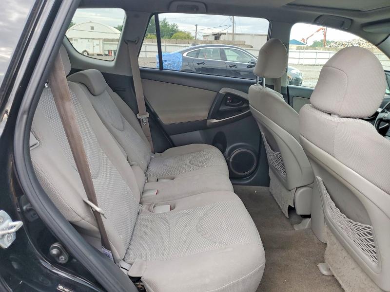 Photo 11 from auction – 2007 TOYOTA RAV4 with VIN JTMBD31V675052867