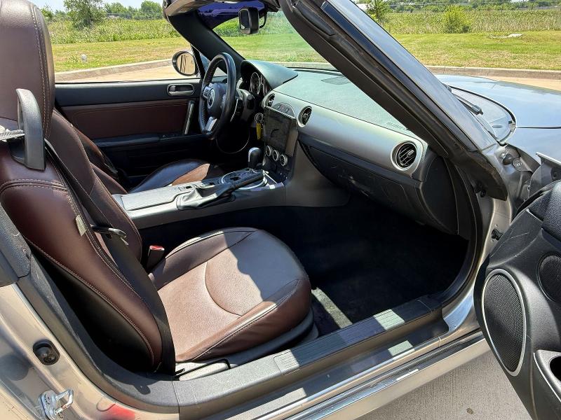 Photo 5 from auction – 2009 MAZDA MX-5 MIATA with VIN JM1NC26F290204381