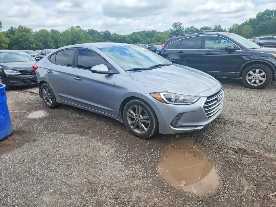 Photo 4 from auction – 2017 HYUNDAI ELANTRA with VIN 5NPD84LF6HH088570