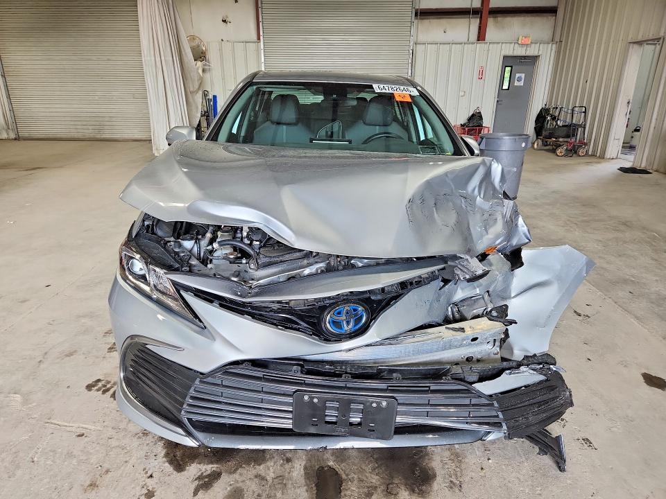 Photo 5 from auction – 2022 TOYOTA CAMRY with VIN 4T1C31AK2NU597464