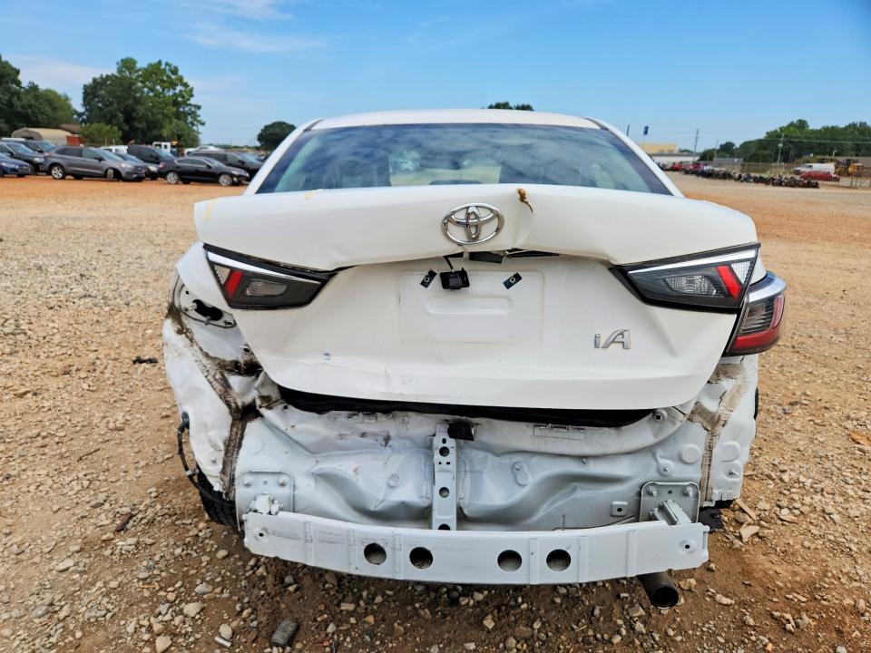 Снимка 6 от търг – 2017 TOYOTA YARIS IA с VIN 3MYDLBYV2HY157097