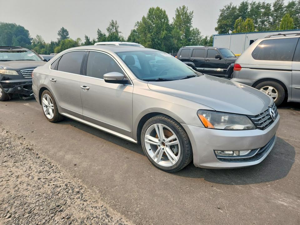 Photo 4 from auction – 2014 VOLKSWAGEN PASSAT with VIN 1VWCN7A3XEC046695