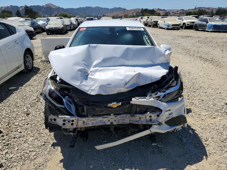 Photo 5 from auction – 2017 CHEVROLET CRUZE with VIN 3G1BE5SM9HS563066