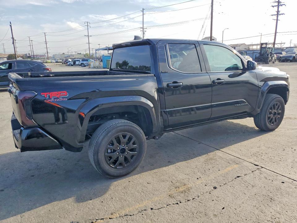 Photo 3 from auction – 2025 TOYOTA TACOMA with VIN 3TMLB5JN1SM169216