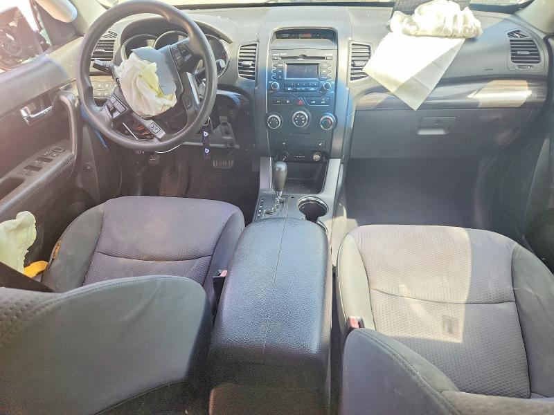 Photo 8 from auction – 2012 KIA SORENTO with VIN 5XYKT3A65CG295485