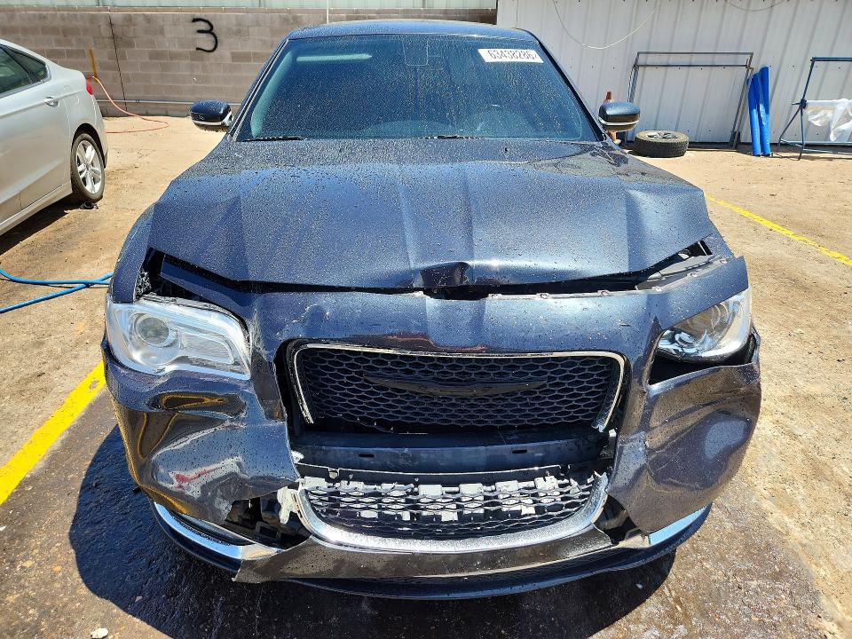 Photo 5 from auction – 2017 CHRYSLER 300 with VIN 2C3CCAAG0HH646897