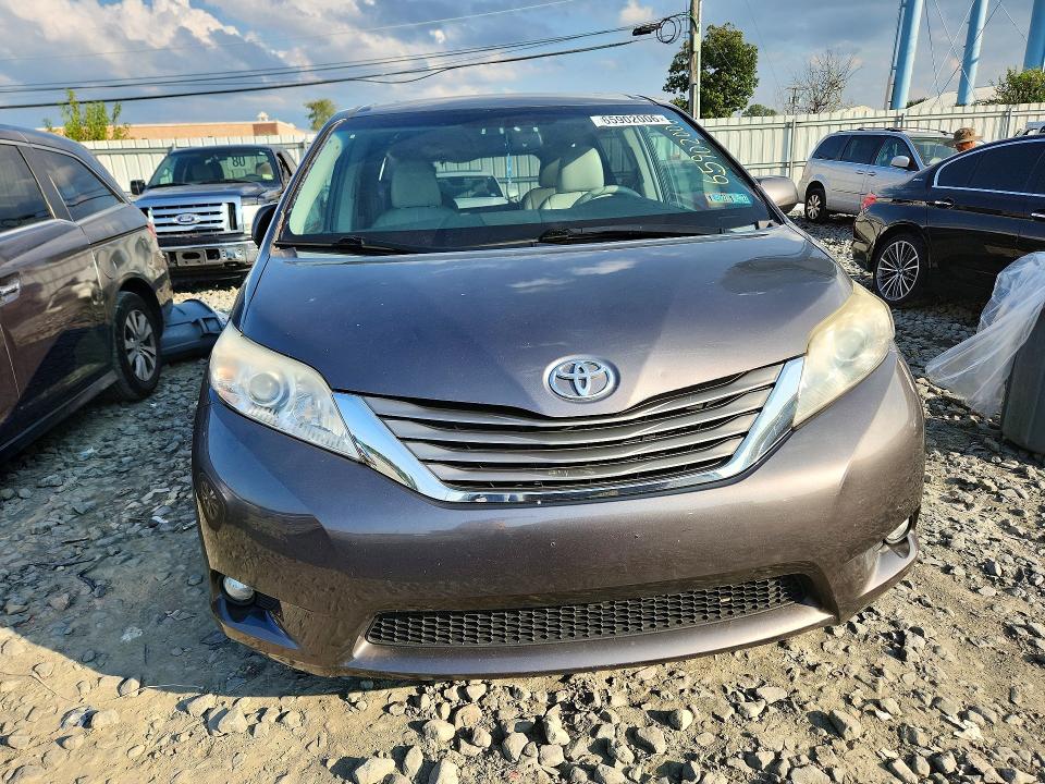 Photo 5 from auction – 2013 TOYOTA SIENNA with VIN 5TDDK3DC1DS053150