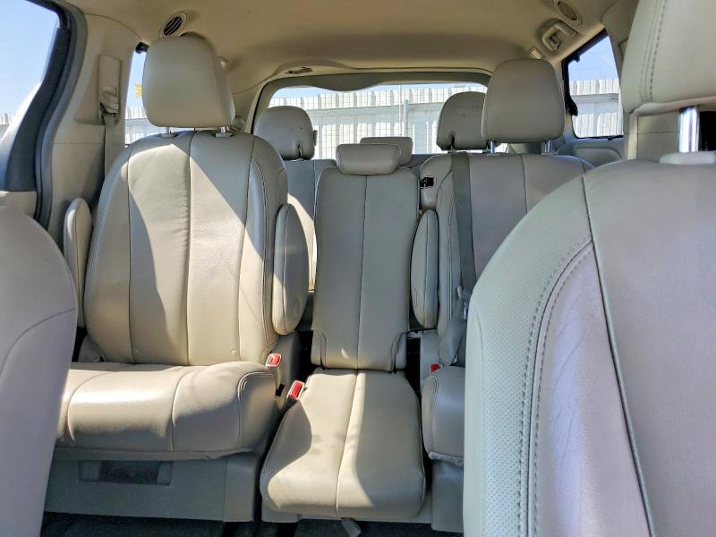 Photo 10 from auction – 2013 TOYOTA SIENNA with VIN 5TDYK3DC4DS402528