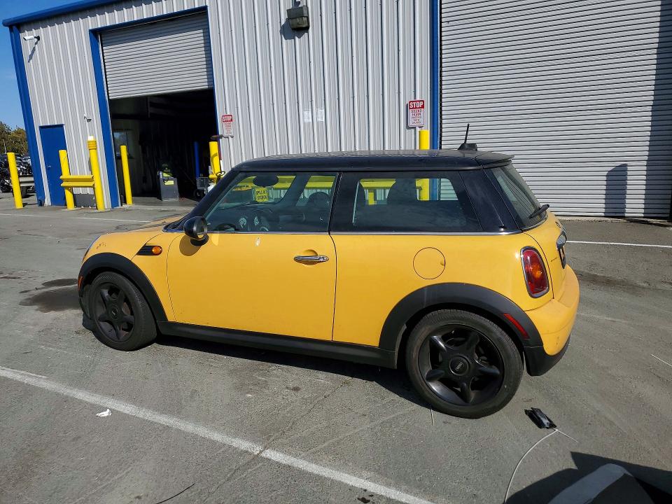 Photo 2 from auction – 2009 MINI COOPER with VIN WMWMF33529TW79562