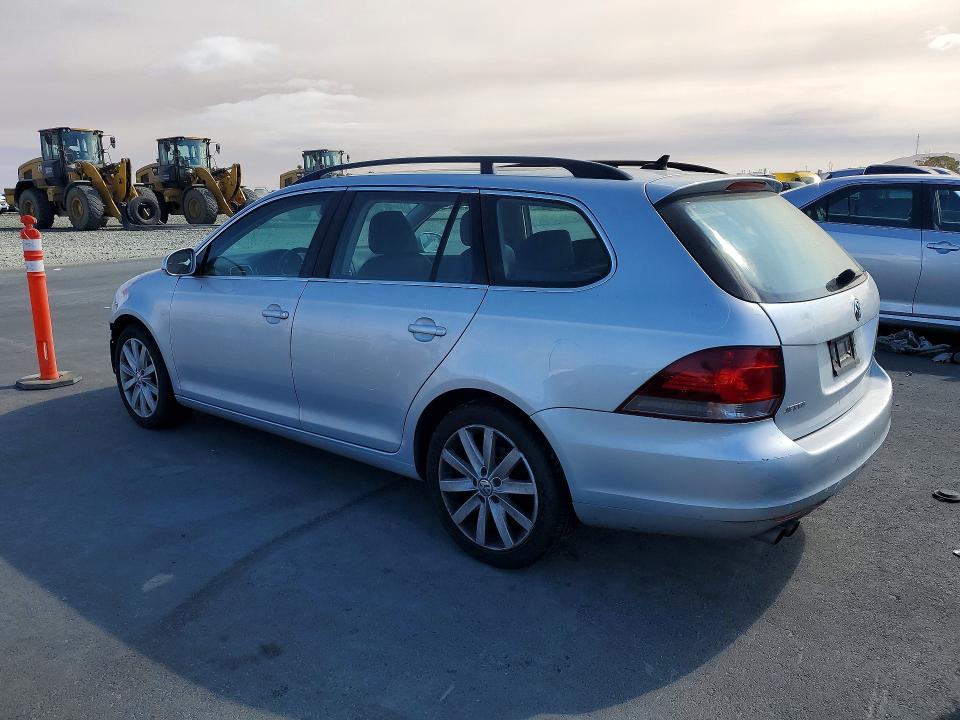Photo 2 from auction – 2014 VOLKSWAGEN JETTA with VIN 3VWPL7AJ4EM627372