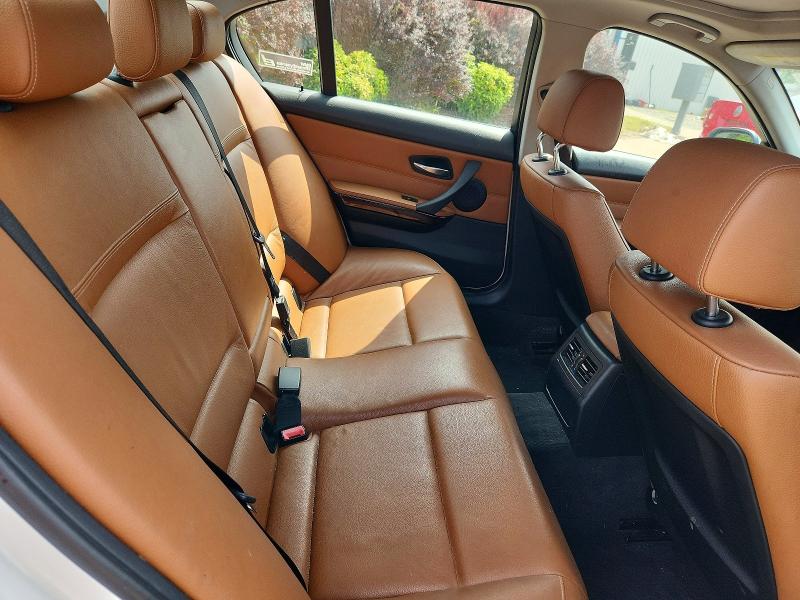 Photo 10 from auction – 2011 BMW 328 with VIN WBAPH7C53BA801510