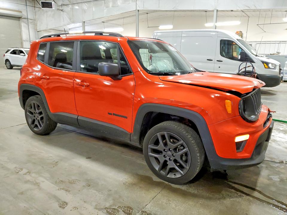 Photo 4 from auction – 2021 JEEP RENEGADE with VIN ZACNJDBB1MPM53873