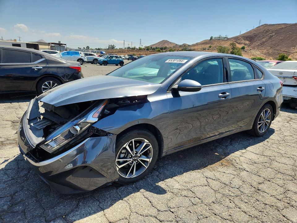 KIA FORTE 2023 with VIN 3KPF24AD7PE575579 - Photo from auction