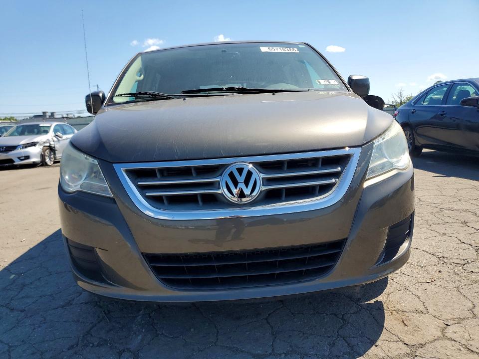 Zdjęcie 5 z aukcji – 2010 VOLKSWAGEN ROUTAN z VIN 2V4RW3D13AR272341