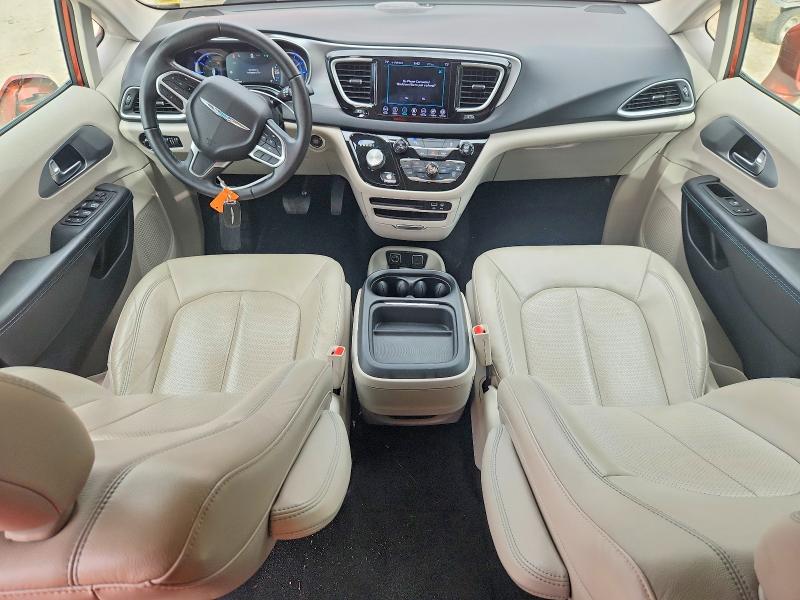 Photo 8 from auction – 2018 CHRYSLER PACIFICA with VIN 2C4RC1L72JR340707