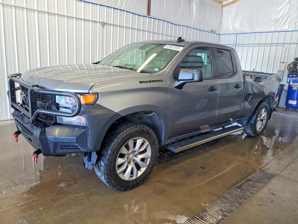 CHEVROLET SILVERADO 2020 with VIN 1GCRYBEH2LZ332354 - Photo from auction