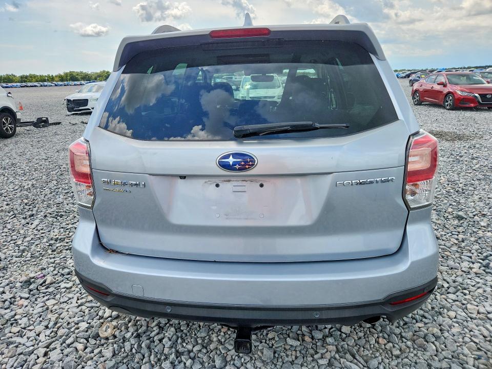 Photo 6 from auction – 2018 SUBARU FORESTER with VIN JF2SJARC2JH405595
