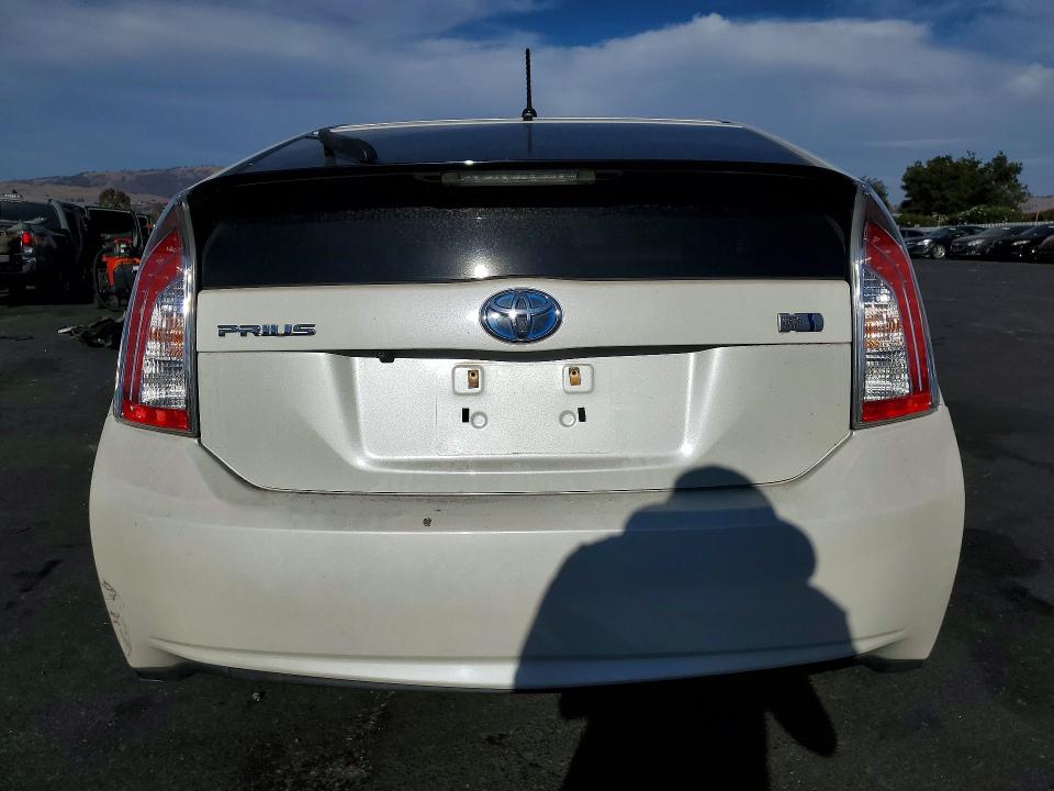 Photo 6 from auction – 2015 TOYOTA PRIUS with VIN JTDKN3DU6F0456487