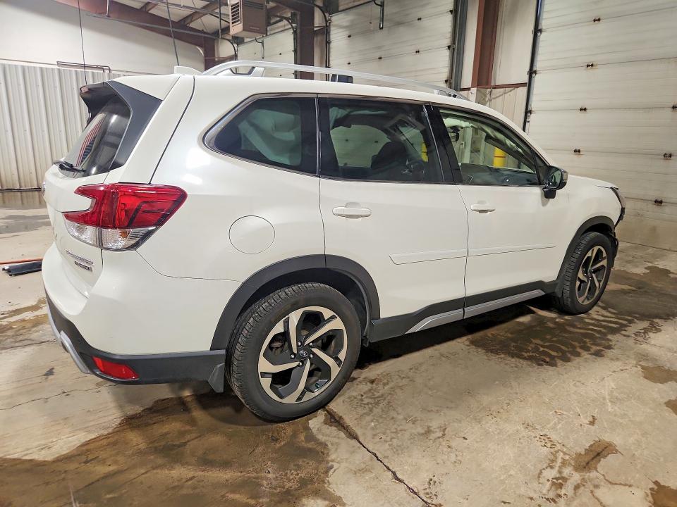 Photo 3 from auction – 2023 SUBARU FORESTER with VIN JF2SKARC1PH471724