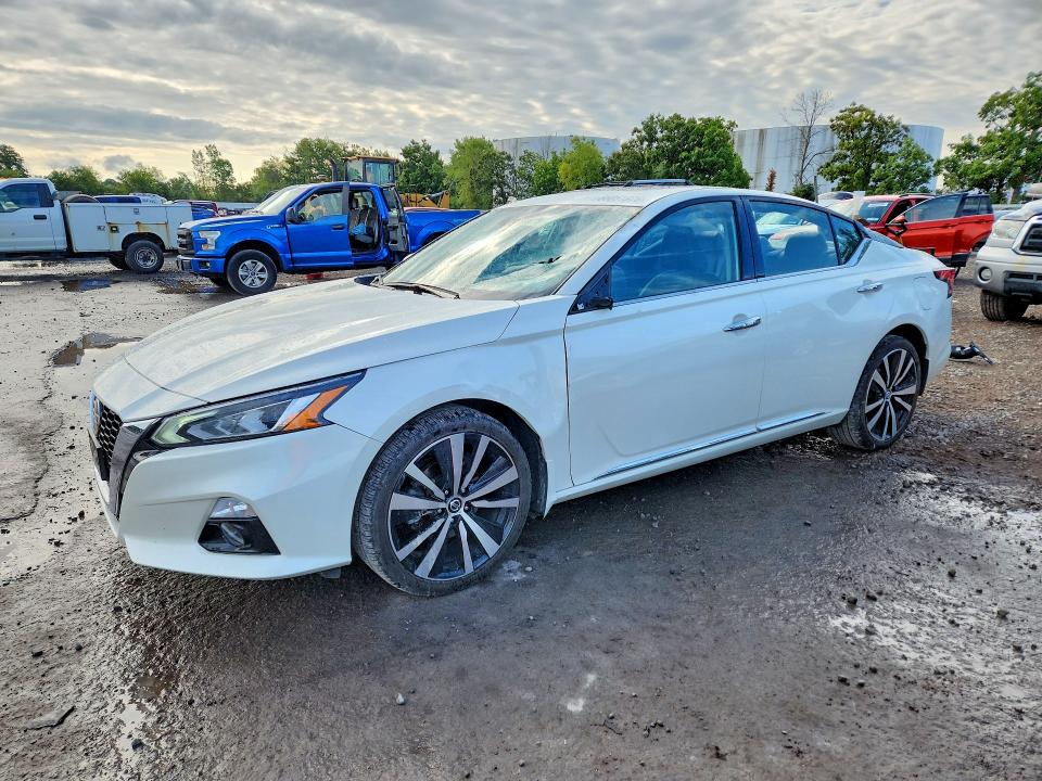 NISSAN ALTIMA 2019 with VIN 1N4BL4FW2KC146605 - Photo from auction