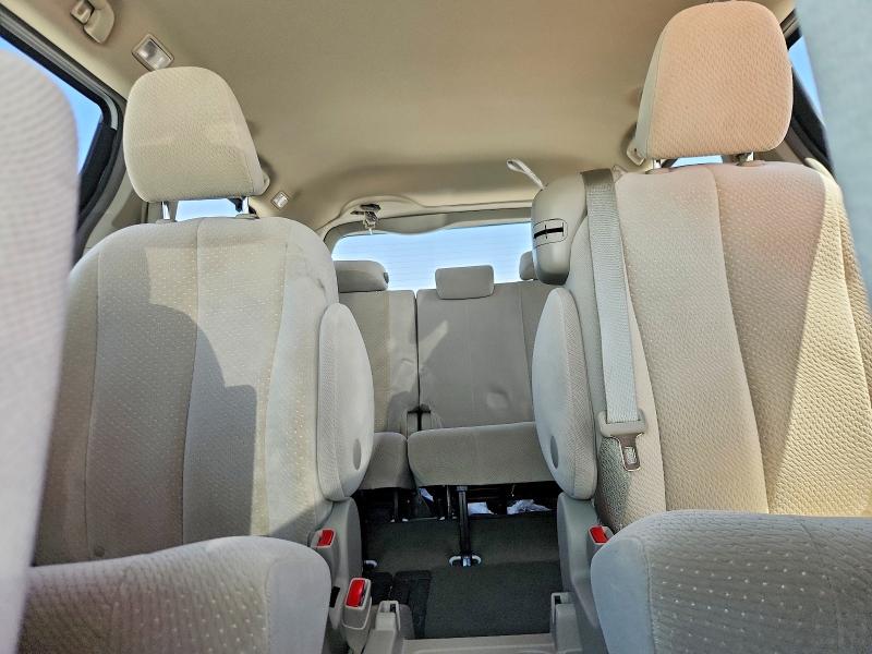 Photo 10 from auction – 2014 TOYOTA SIENNA with VIN 5TDKK3DC9ES526088
